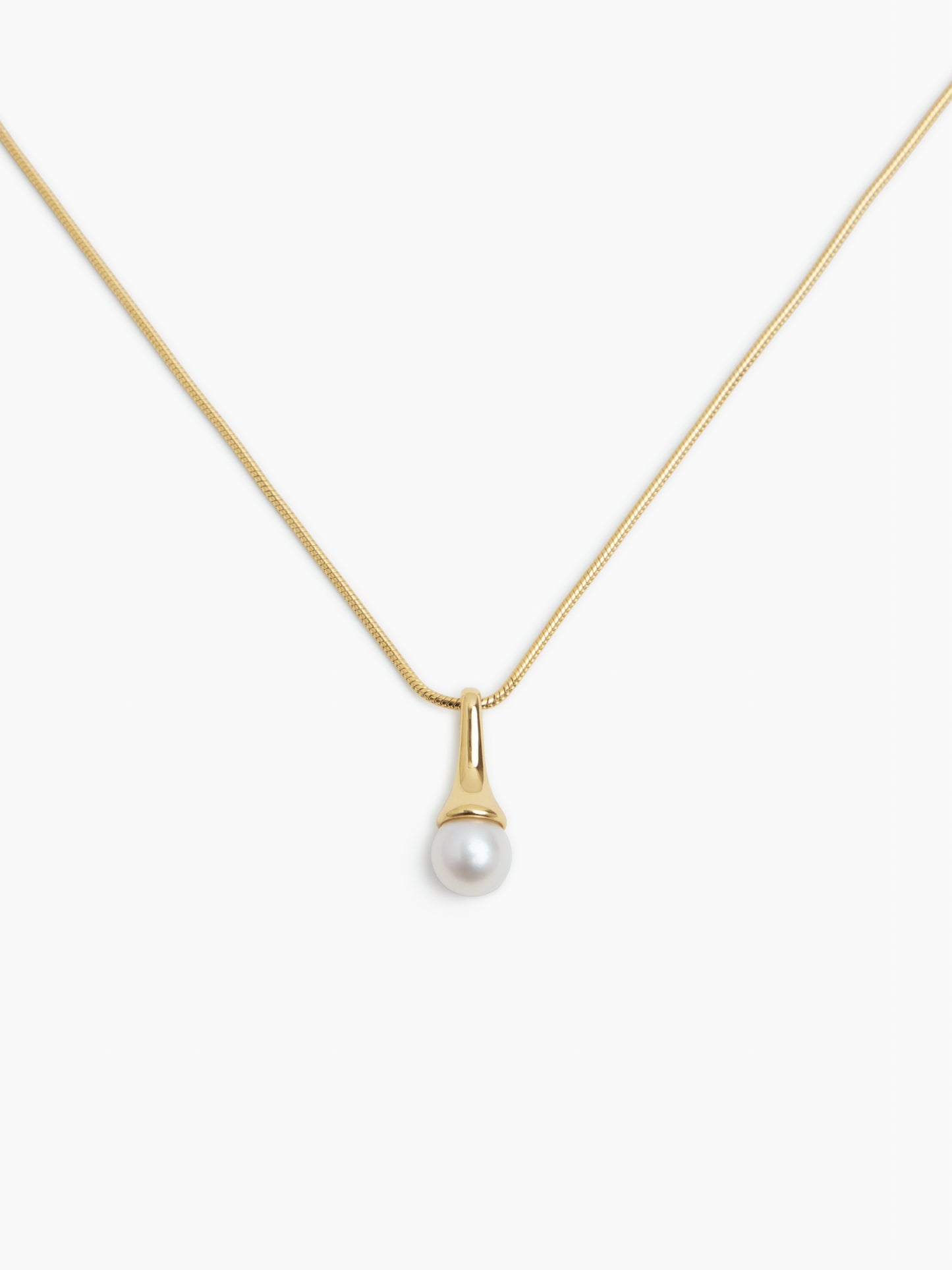 Lumora Pendant Necklace